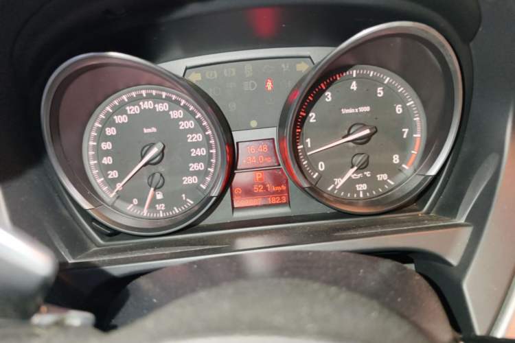 Used BMW Z4 2012 sDrive20i Luxury Model Instrument Cluster