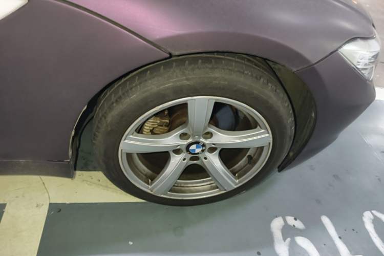Used BMW Z4 2012 sDrive20i Luxury Model Right Front Wheel Hub