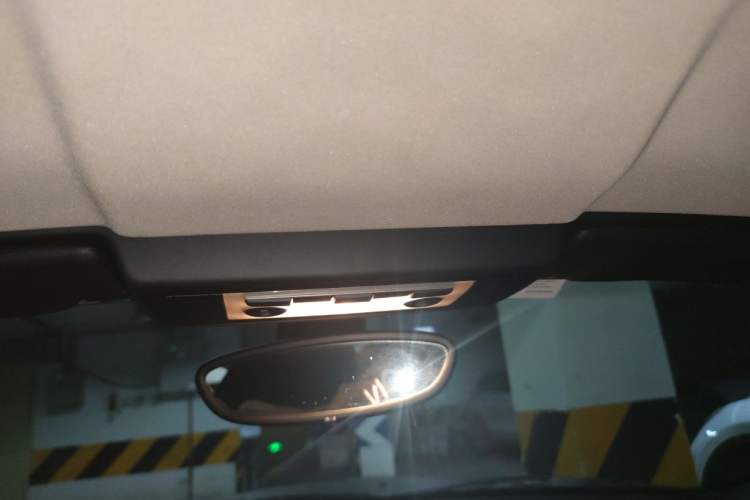 Used BMW Z4 2012 sDrive20i Luxury Model Headliner