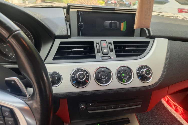 Used BMW Z4 2012 sDrive20i Luxury Model Audio And AC Panel