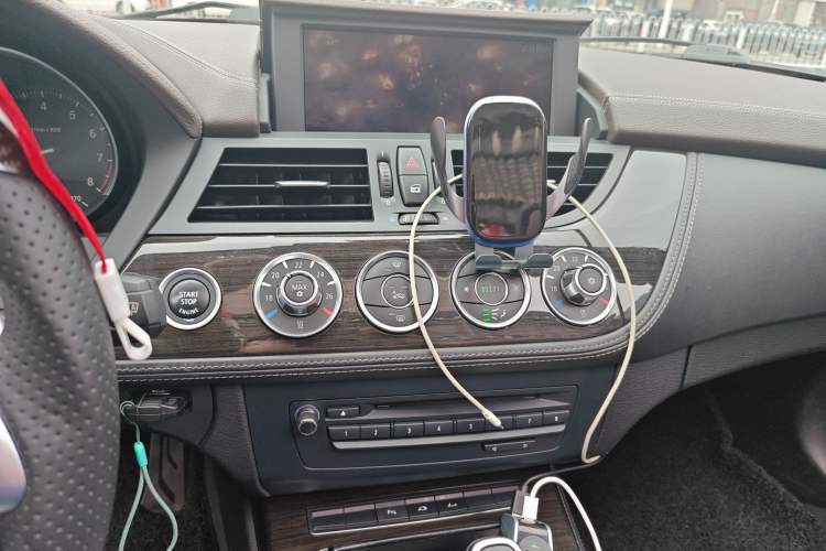 Used BMW Z4 2012 sDrive20i Luxury Model Audio And AC Panel