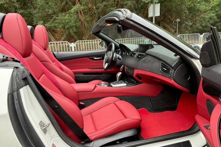 Used BMW Z4 2012 sDrive20i Luxury Model Audio And AC Panel