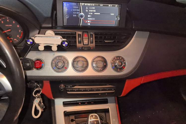 Used BMW Z4 2012 sDrive20i Luxury Model Audio And AC Panel