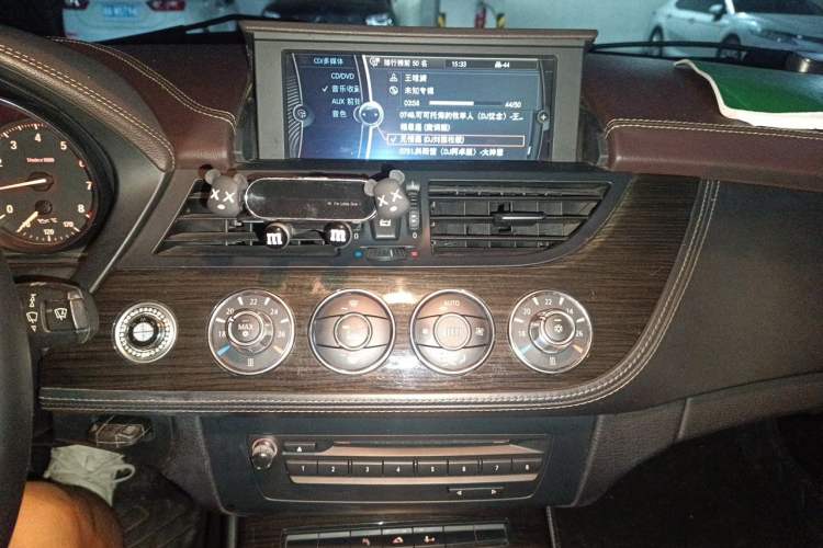 Used BMW Z4 2012 sDrive20i Luxury Model Audio And AC Panel
