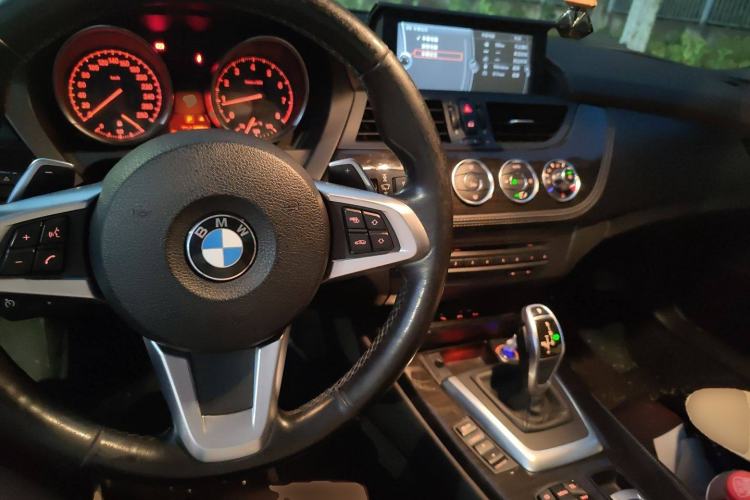 Used BMW Z4 2012 sDrive20i 10th Anniversary Edition Center Console