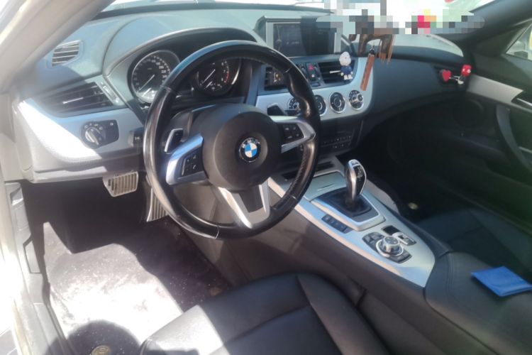 Used BMW Z4 2012 sDrive28i Leading Model Center Console
