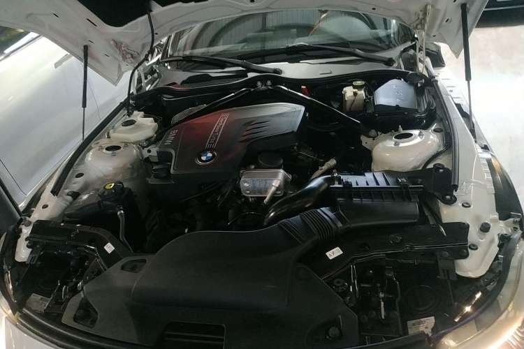 Used BMW Z4 2012 sDrive20i Luxury Model Engine Bay