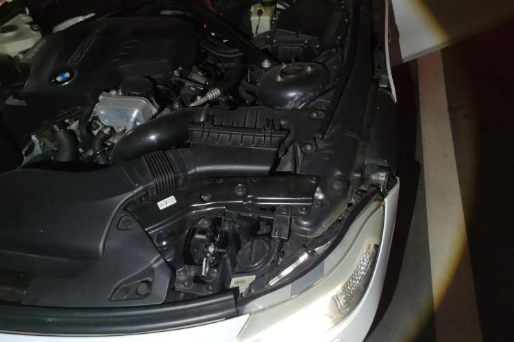 Used BMW Z4 2012 sDrive20i Luxury Model Engine Bay Left