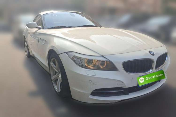 Used BMW Z4 2012 sDrive20i Luxury Model Front Right 45 Deg