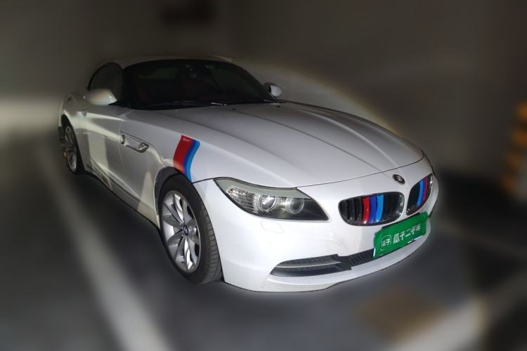 Used BMW Z4 2012 sDrive20i Luxury Model Front Right 45 Deg