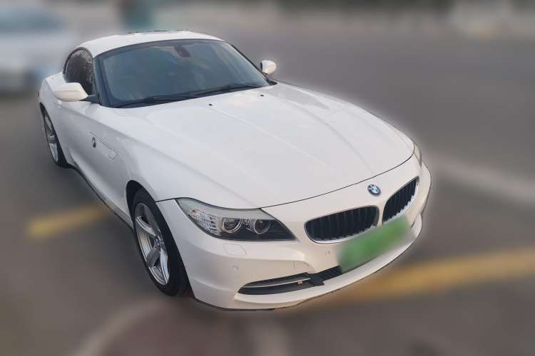 Used BMW Z4 2012 sDrive20i Luxury Model Front Right 45 Deg