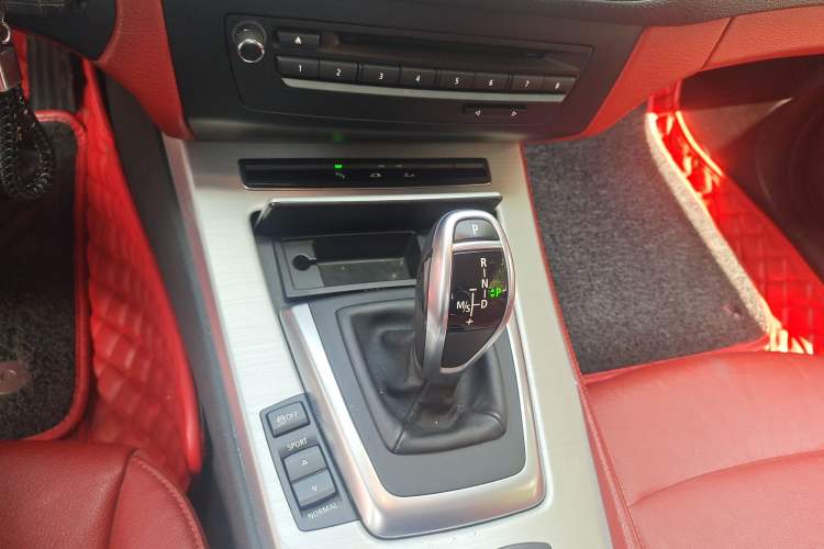 Used BMW Z4 2012 sDrive20i Luxury Model Gear Lever