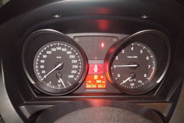 Used BMW Z4 2012 sDrive20i Luxury Model Instrument Cluster