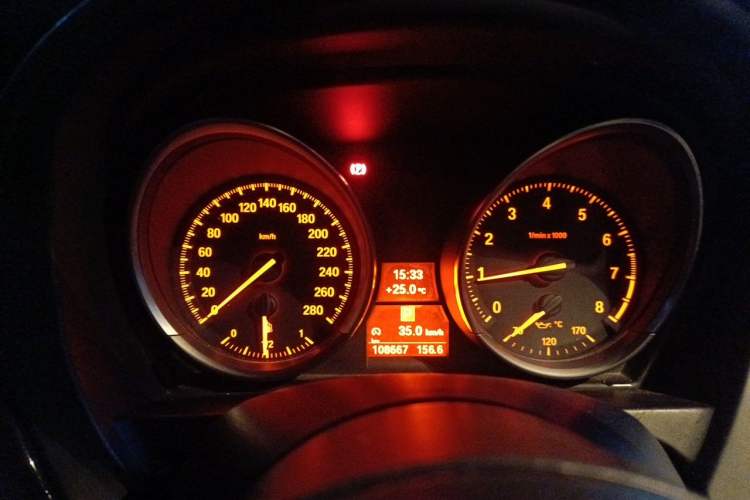 Used BMW Z4 2012 sDrive20i Luxury Model Instrument Cluster