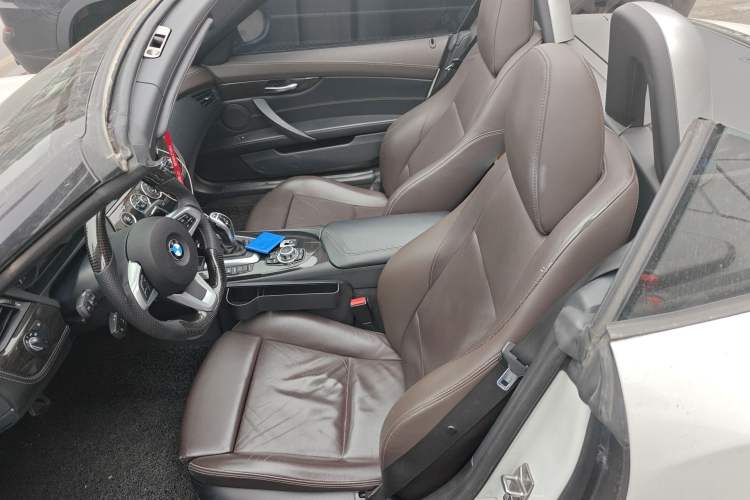 Used BMW Z4 2012 sDrive20i Luxury Model Left Front Seat
