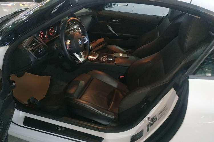 Used BMW Z4 2012 sDrive20i Luxury Model Left Front Seat