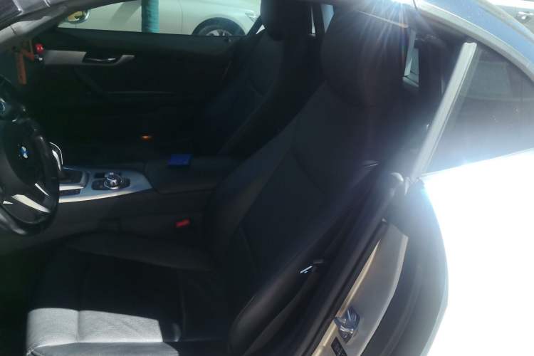 Used BMW Z4 2012 sDrive28i Leading Model Left Front Seat
