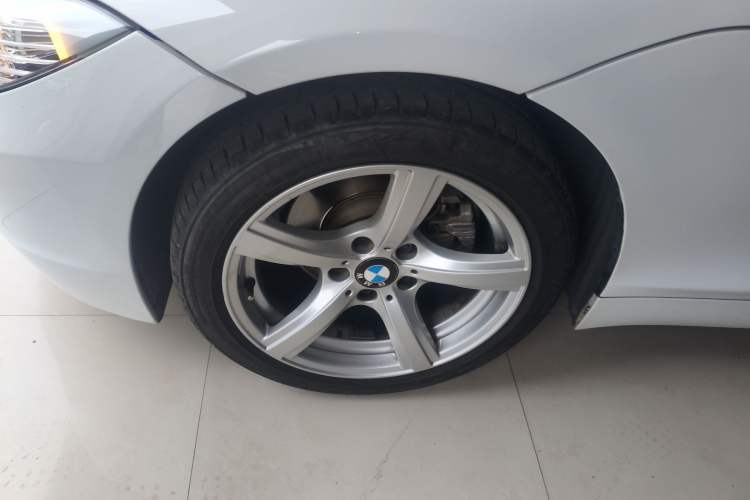 Used BMW Z4 2012 sDrive20i Luxury Model Left Front Wheel Hub