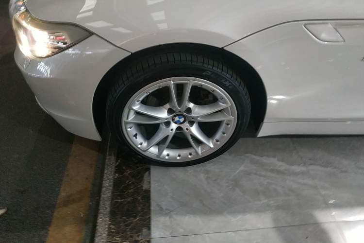 Used BMW Z4 2012 sDrive20i Luxury Model Left Front Wheel Hub