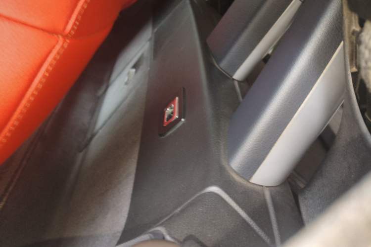 Used BMW Z4 2012 sDrive20i Luxury Model Left Rear Seat