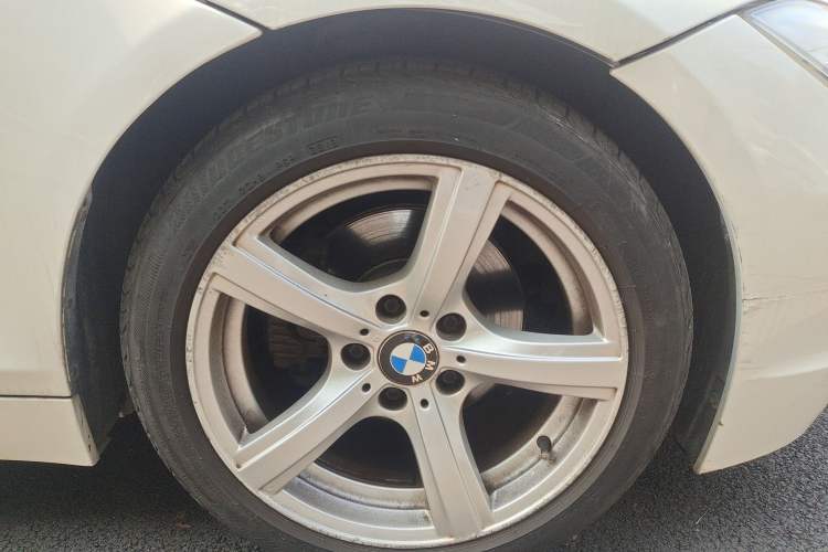 Used BMW Z4 2012 sDrive20i Luxury Model Right Front Wheel Hub
