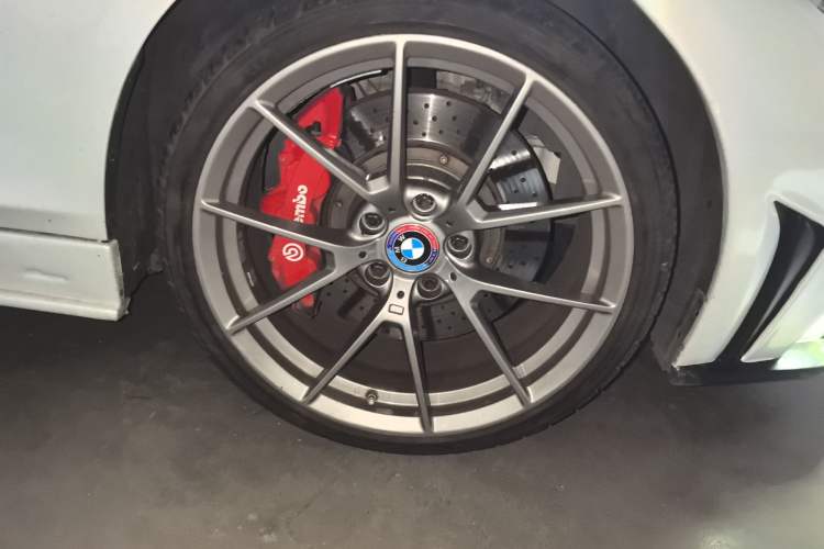 Used BMW Z4 2012 sDrive20i Luxury Model Right Front Wheel Hub