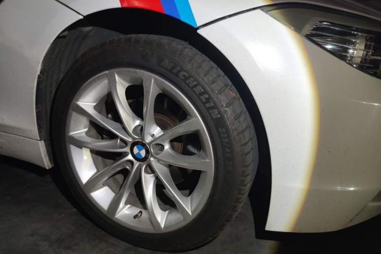 Used BMW Z4 2012 sDrive20i Luxury Model Right Front Wheel Hub