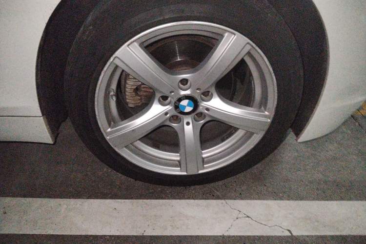 Used BMW Z4 2012 sDrive20i Luxury Model Right Front Wheel Hub