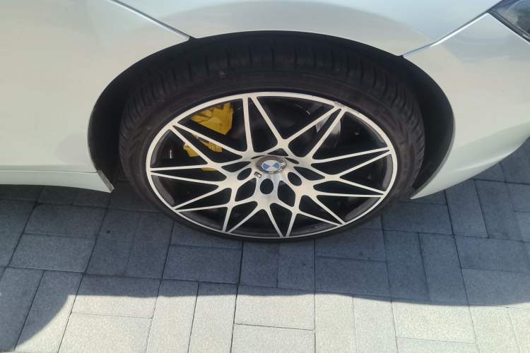 Used BMW Z4 2012 sDrive28i Leading Model Right Front Wheel Hub