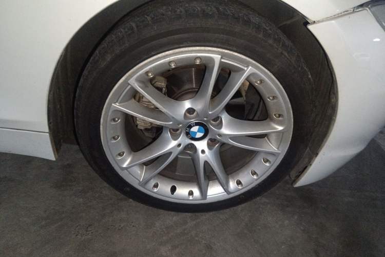 Used BMW Z4 2012 sDrive20i Luxury Model Right Front Wheel Hub