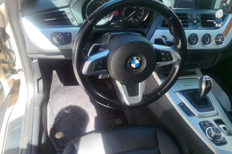 Used BMW Z4 2012 sDrive28i Leading Model Steering Wheel