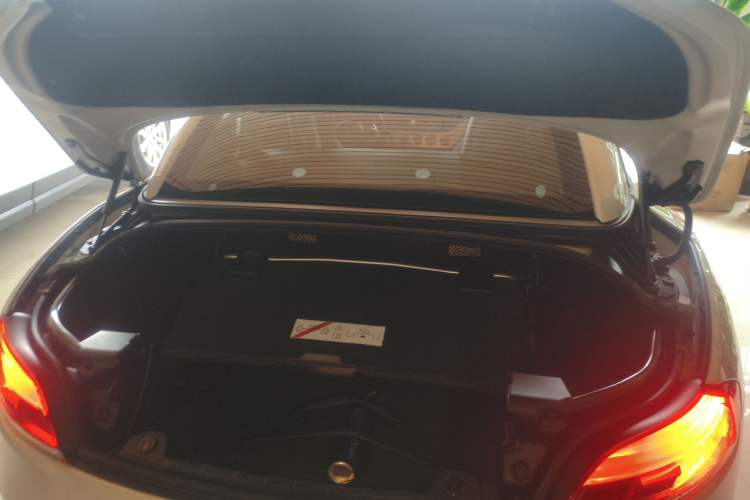 Used BMW Z4 2012 sDrive20i Luxury Model Trunk