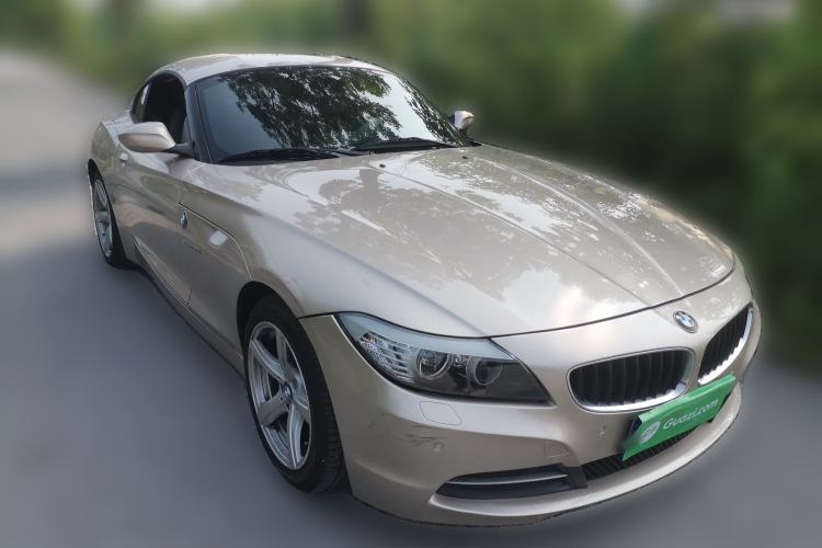 Used BMW Z4 2012 sDrive20i Luxury Model Front Right 45 Deg