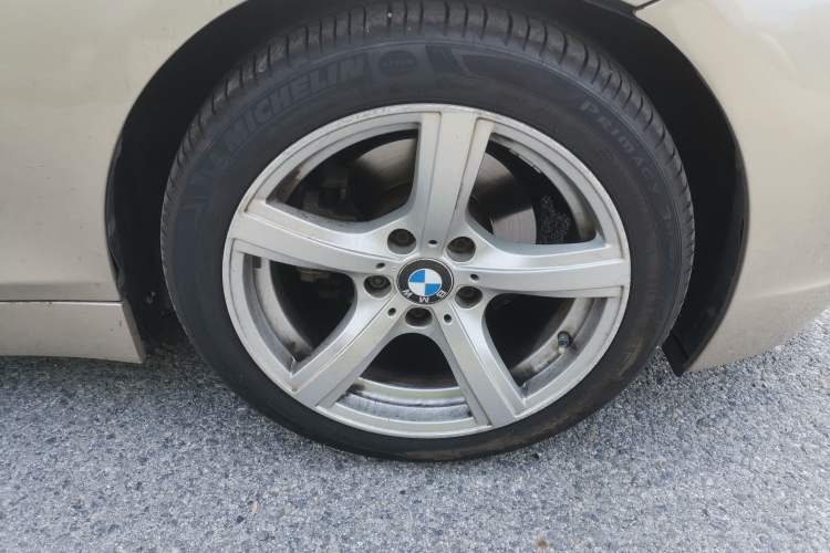 Used BMW Z4 2012 sDrive20i Luxury Model Right Front Wheel Hub