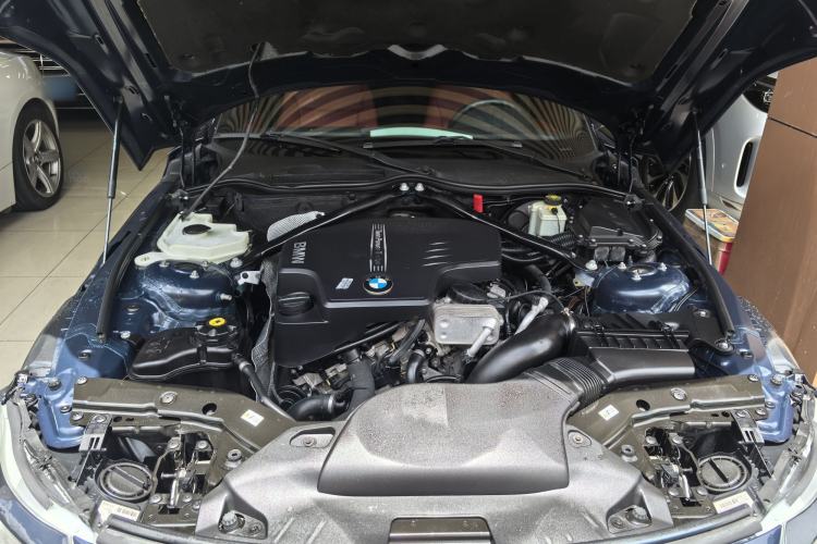 Used BMW Z4 2013 sDrive20i Leading Model Engine Bay