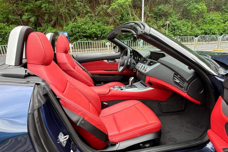 Used BMW Z4 2013 sDrive20i Leading Model Interior 10