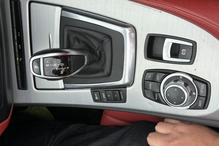 Used BMW Z4 2013 sDrive20i Leading Model Interior 9