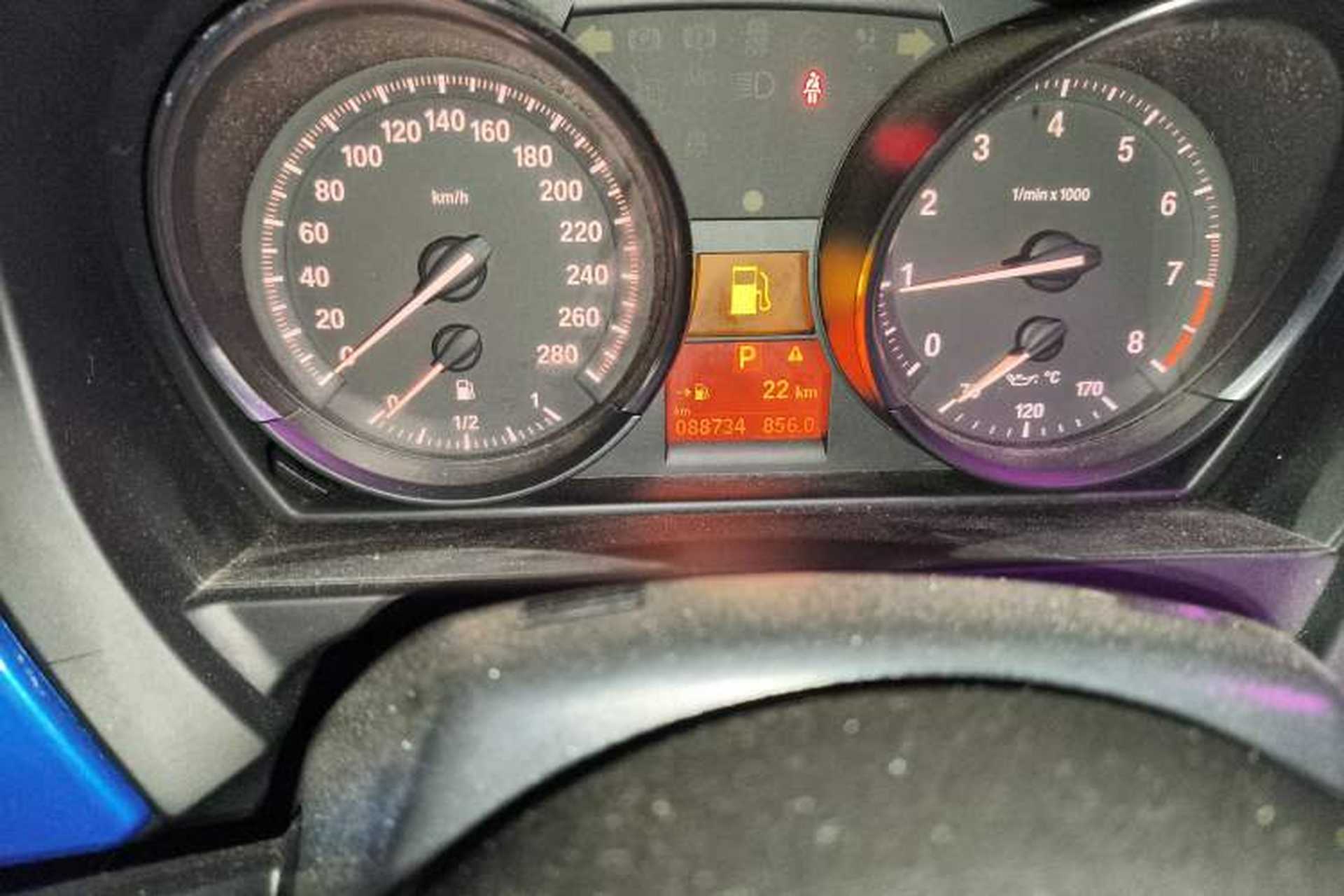 Used BMW Z4 2013 sDrive20i Leading Model Odometer Close Up