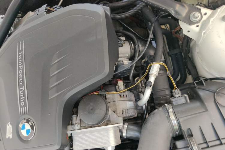 Used BMW Z4 2013 sDrive20i Leading Model Engine Bay Left
