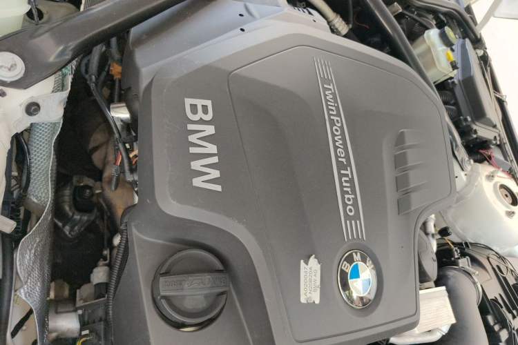 Used BMW Z4 2013 sDrive20i Leading Model Engine Bay Right