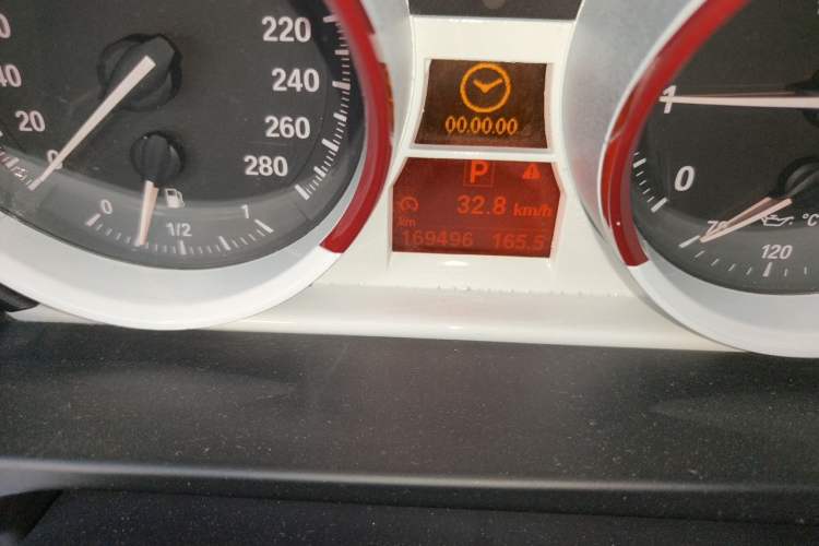 Used BMW Z4 2013 sDrive20i Leading Model Odometer Close Up