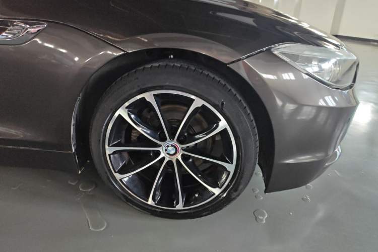 Used BMW Z4 2013 sDrive20i Leading Model Right Front Wheel Hub