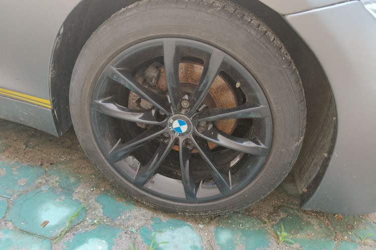 Used BMW Z4 2013 sDrive20i Leading Model Right Front Wheel Hub