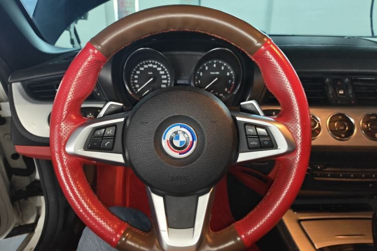 Used BMW Z4 2013 sDrive20i Leading Model Steering Wheel