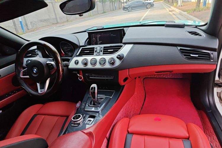 Used BMW Z4 2013 sDrive20i Leading Model Center Console