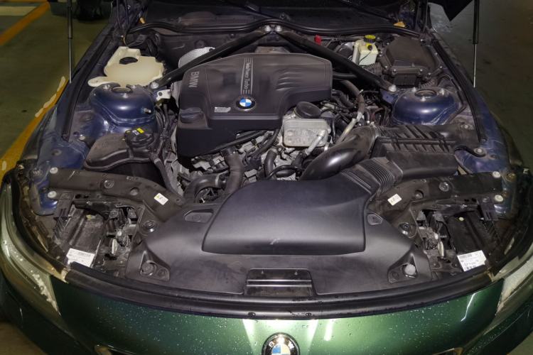 Used BMW Z4 2013 sDrive20i Leading Model Engine Bay