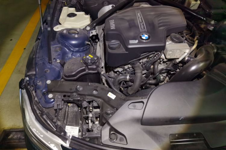 Used BMW Z4 2013 sDrive20i Leading Model Engine Bay Right