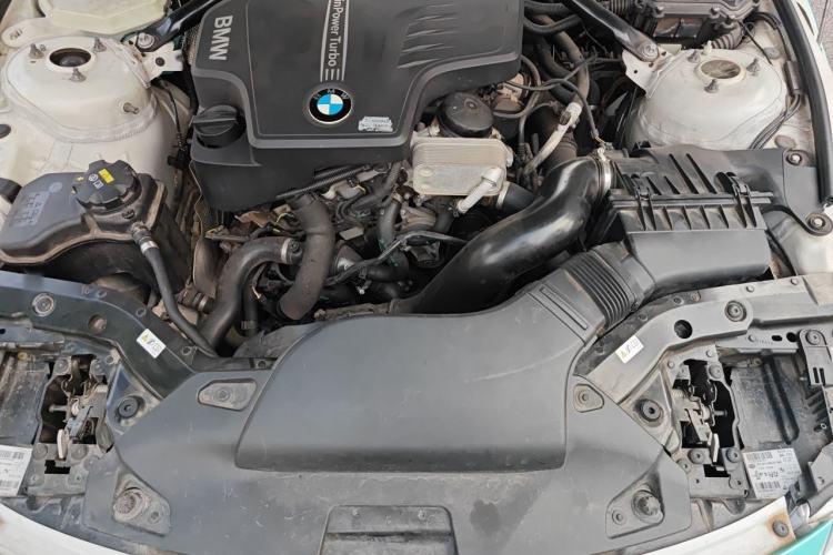 Used BMW Z4 2013 sDrive20i Leading Model Engine Bay