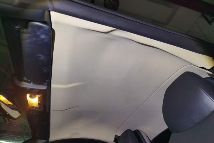 Used BMW Z4 2013 sDrive20i Leading Model Headliner