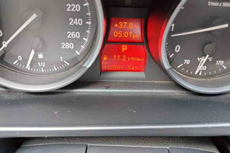 Used BMW Z4 2013 sDrive20i Leading Model Odometer Close Up